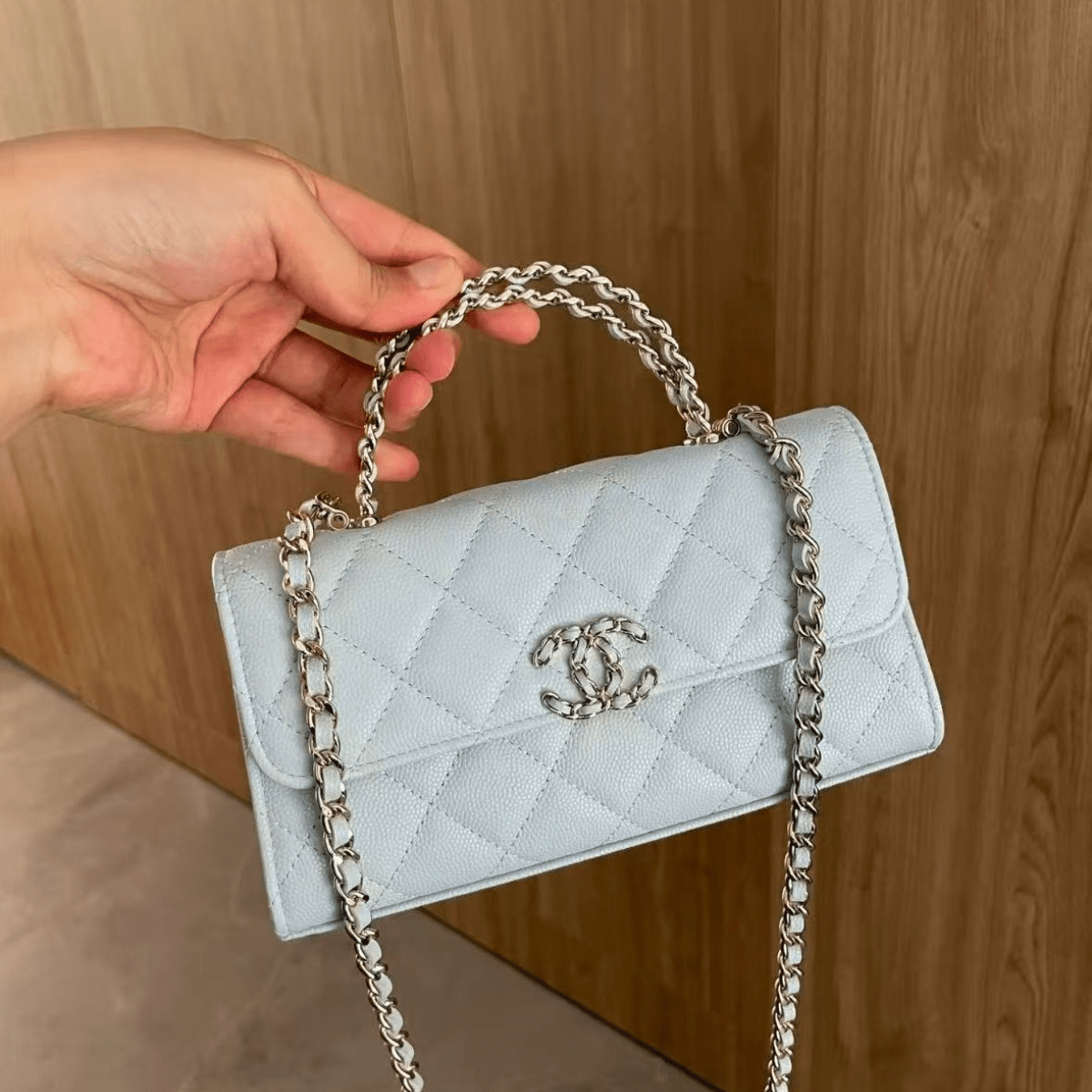Chanel Classic Flap Tasche – Ice Grey