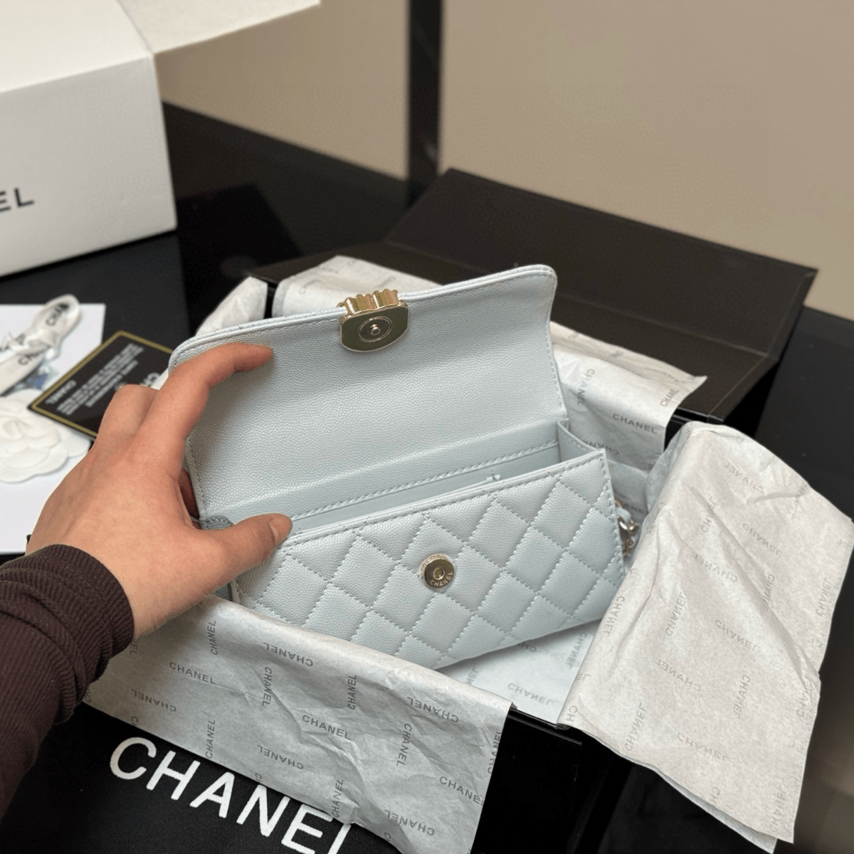 Chanel Classic Flap Tasche – Ice Grey