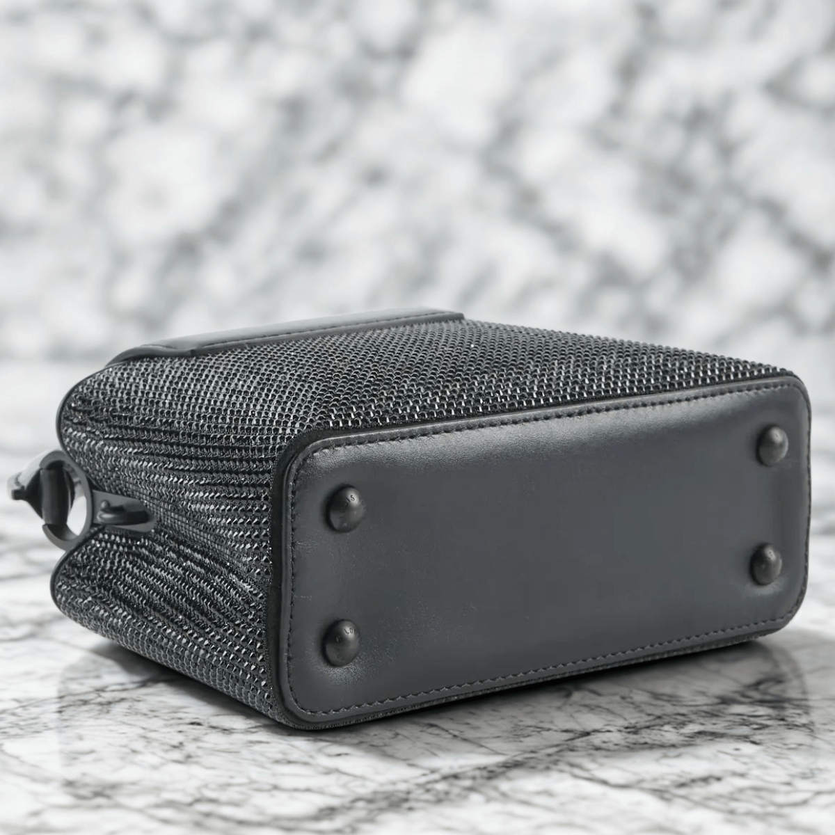 Louis Vuitton – Capucines East-West Mini Tasche