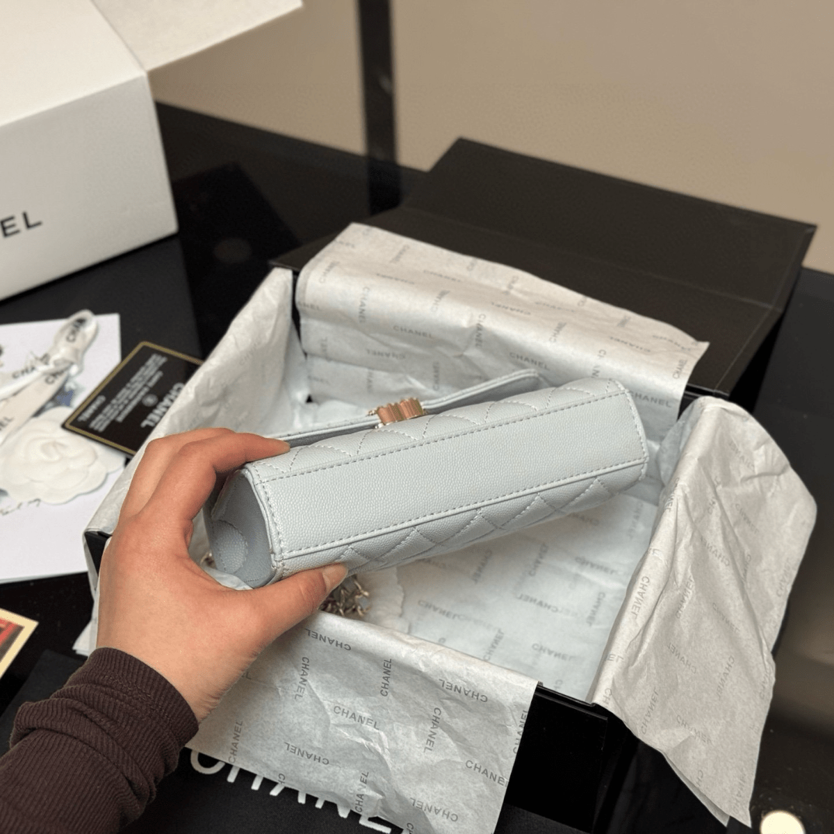 Chanel Classic Flap Tasche – Ice Grey