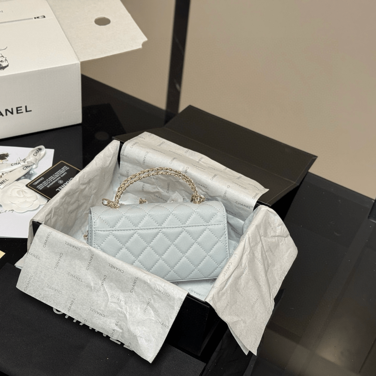 Chanel Classic Flap Tasche – Ice Grey