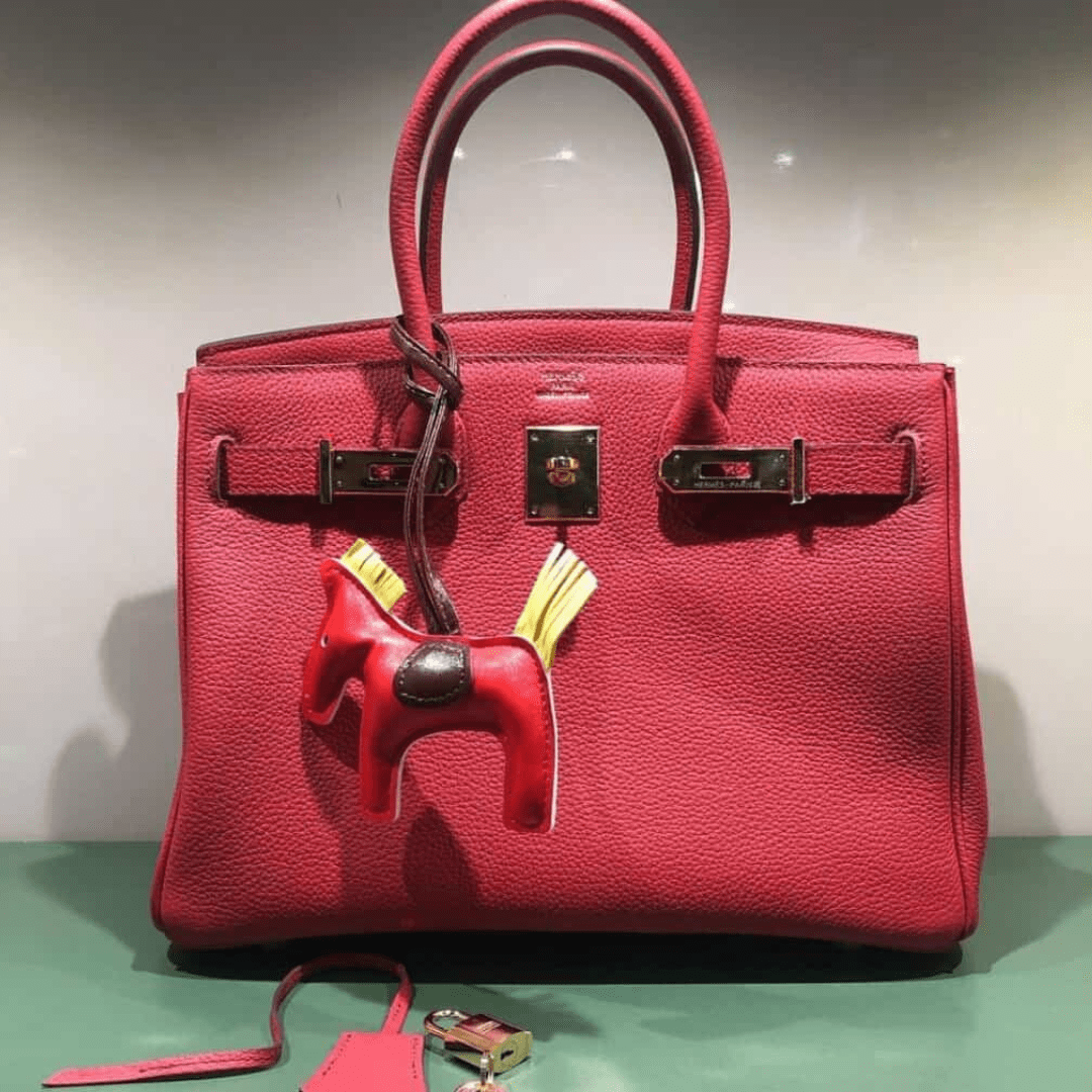 Hermès Birkin 30 Tasche mit goldener Hardware in Rot