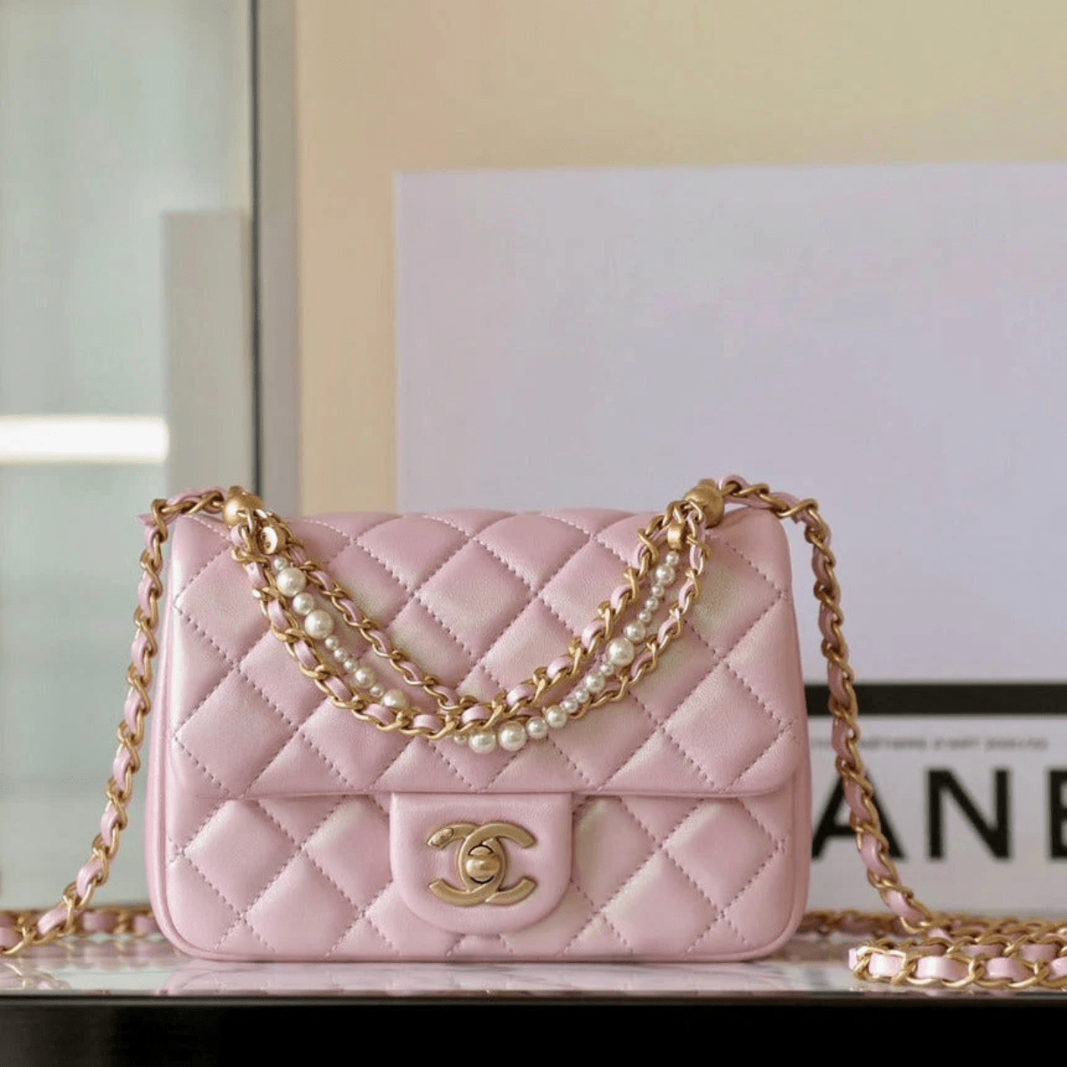 Chanel Classic Flap Mini Tasche – Pink Lammleder mit Gold-Hardware