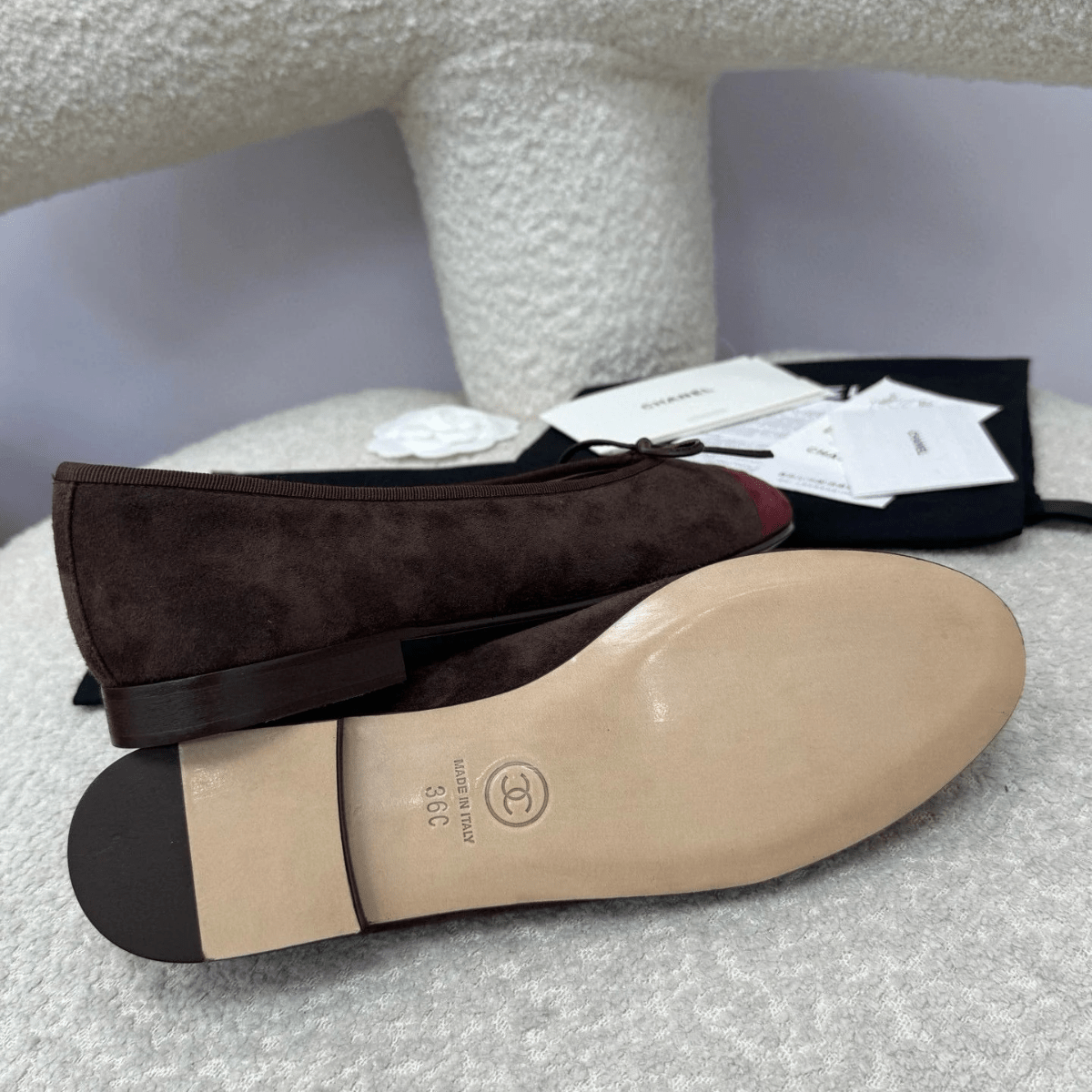 Chanel 25A Ballerinas – Dunkelrot Schokolade Veloursleder