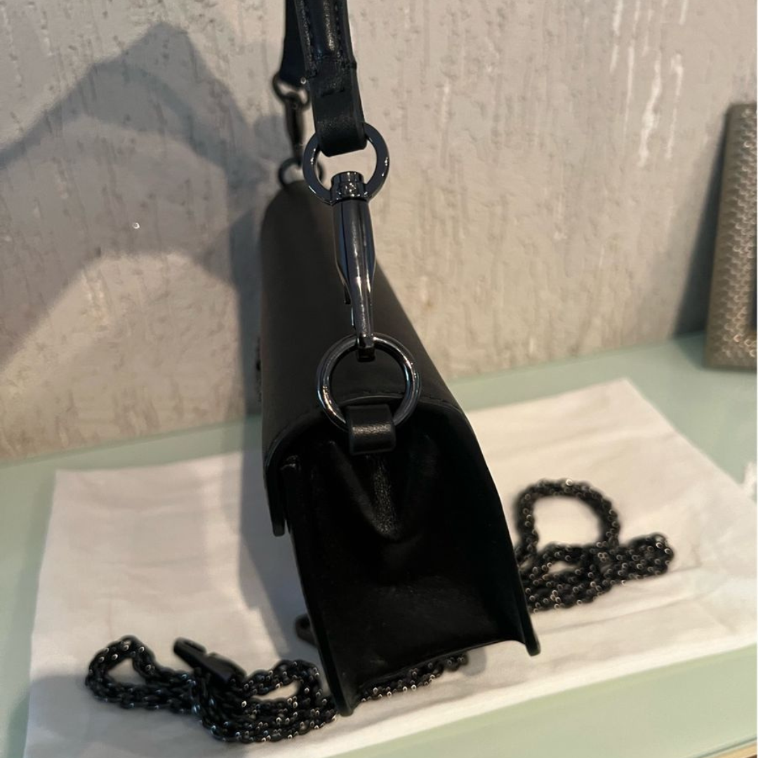 VALENTINO GARAVANI LOCÒ KLEINE SCHULTERTASCHE MIT SCHMUCKLOGO