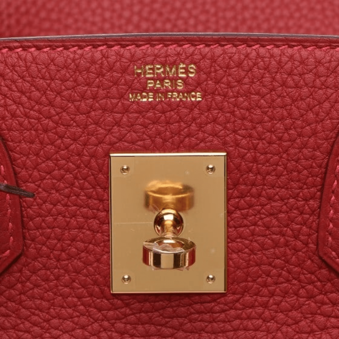Hermès Birkin 30 Tasche mit goldener Hardware in Rot