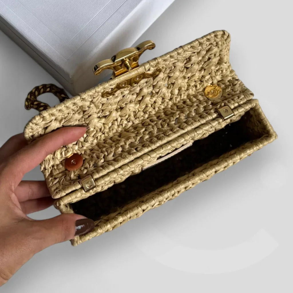 SCHULTERTASCHE MIT KETTE CLAUDE AUS RAFFIA MIT GEWEBEEFFEKT