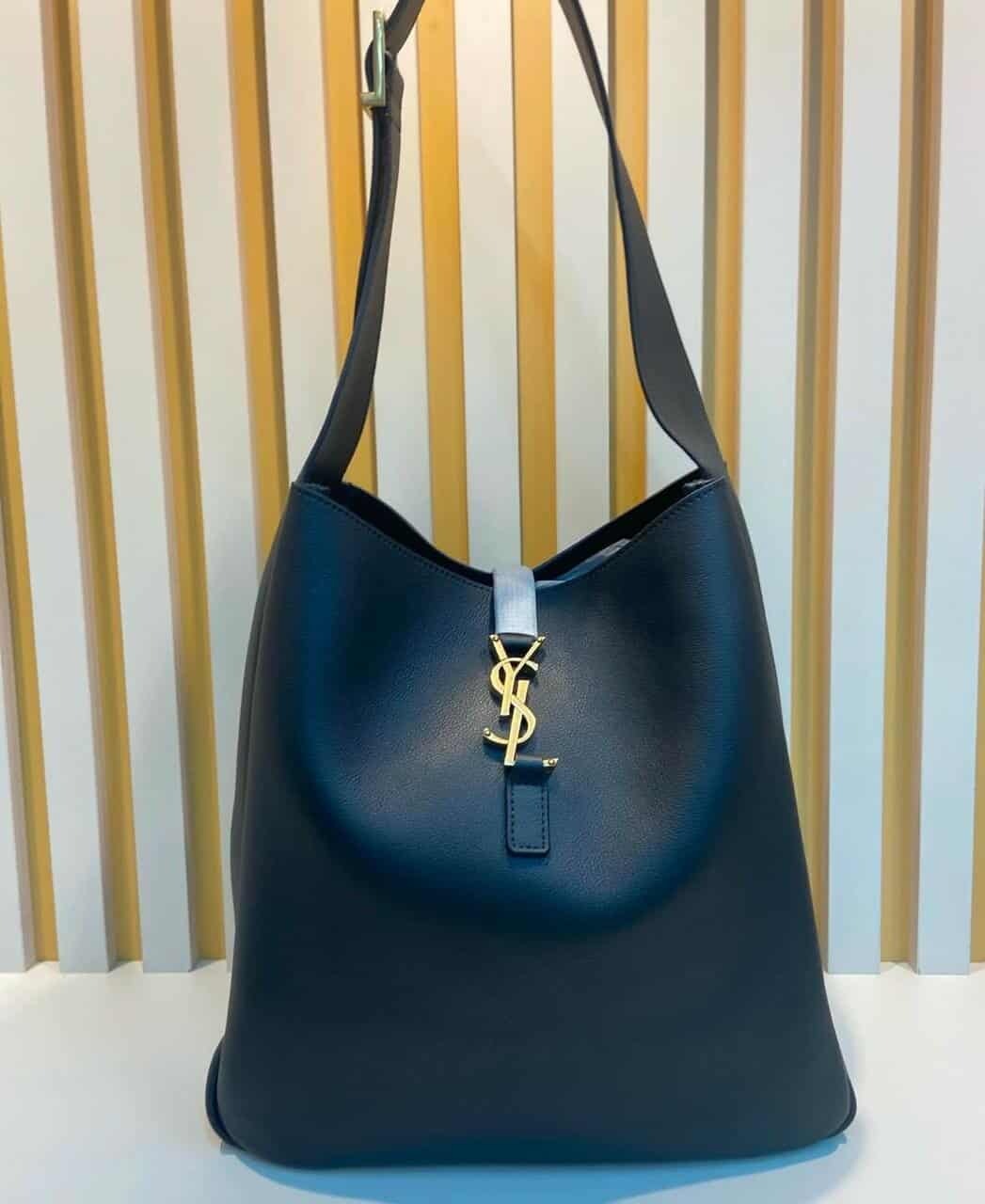 SAINT LAURENT – BABY LE 5 À 7 WEICHE TASCHE AUS GENARBTEM LEDER